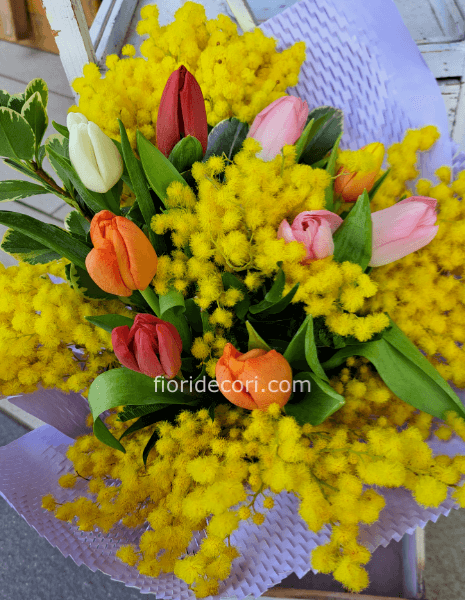 Bouquet Tulipani misti e mimosa